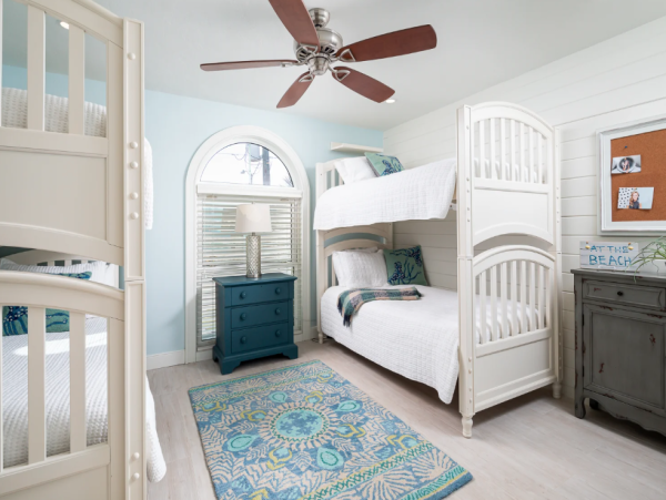 Luxury Beachfront Retreat on Bonita Beach - Unforgettable Family Getaway